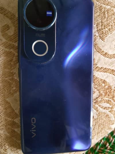Vivo V50