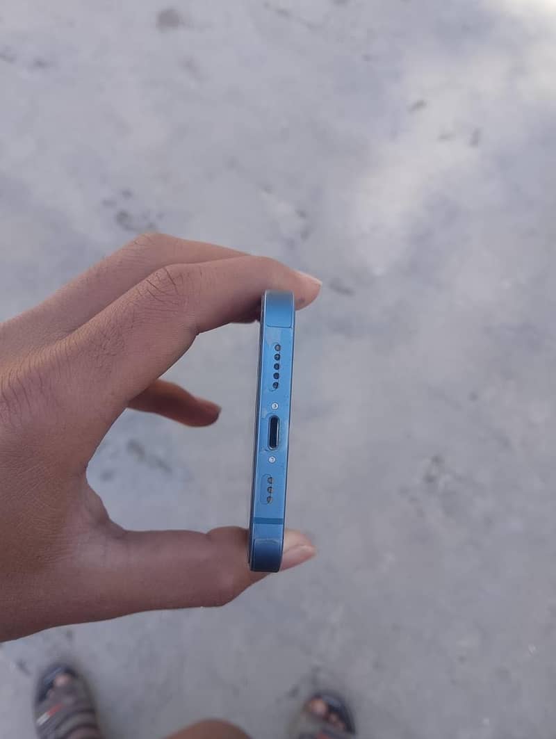 Apple iPhone 13 6