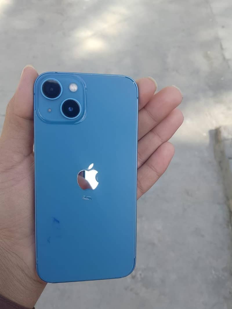 Apple iPhone 13 7