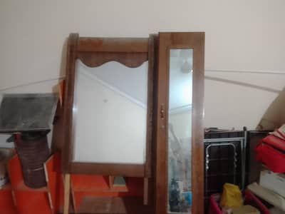 dressing table or  almari ha glass wali