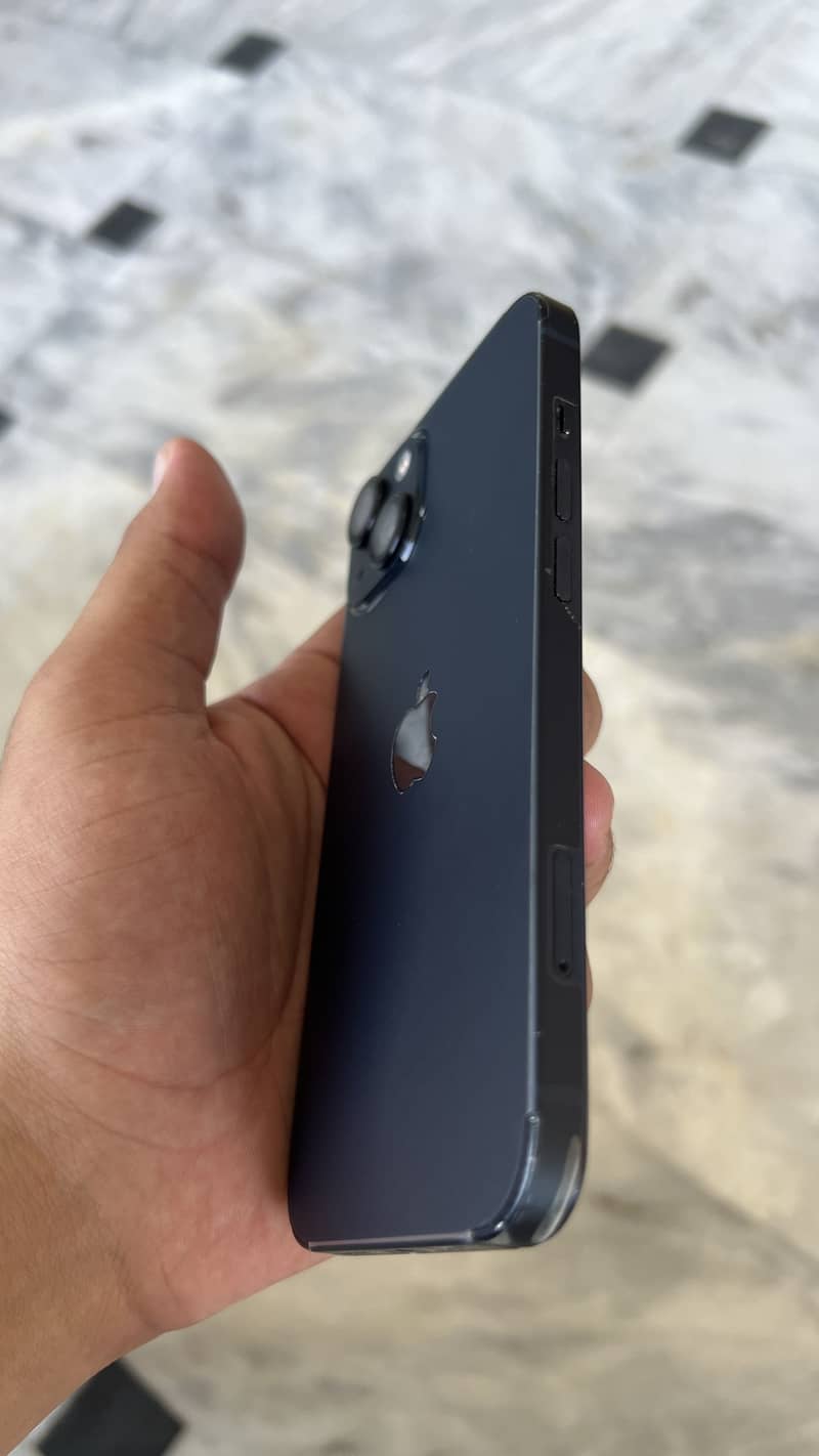 Apple iPhone 13 5