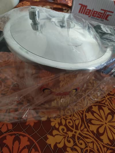 pressure cooker majestic 11 Ltr