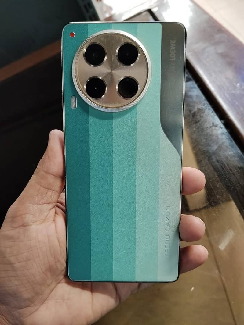 Tecno CAMON 30 4