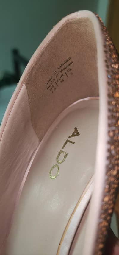 ALDO Branded Rose Gold / Peach Fancy Heels - Size 38 - ( wore once )