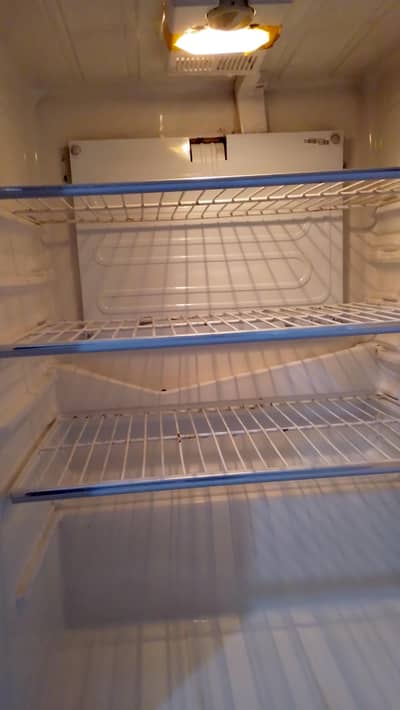 dawalance refrigerator used in best condition with stabilizer or stand