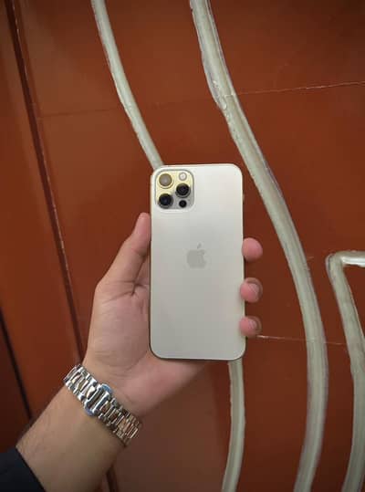 iphone 12 Pro _ location Mehar