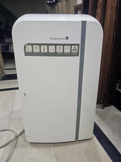 Tringtonhouse portable AirConditioner 1 Ton Brand new condition.