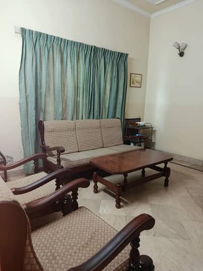 5 Seater Vintage Sofa Set with Center Table For Sale
