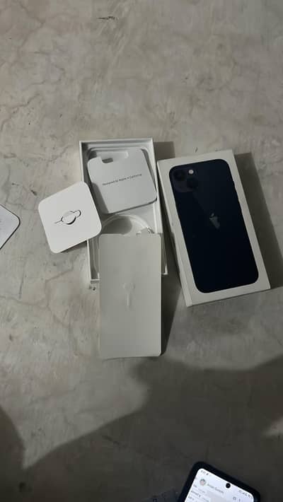 Apple iPhone 13