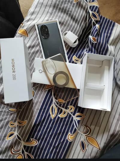 Honor200 12 256 All ok Fully New Condition World Best Camera and Prfms