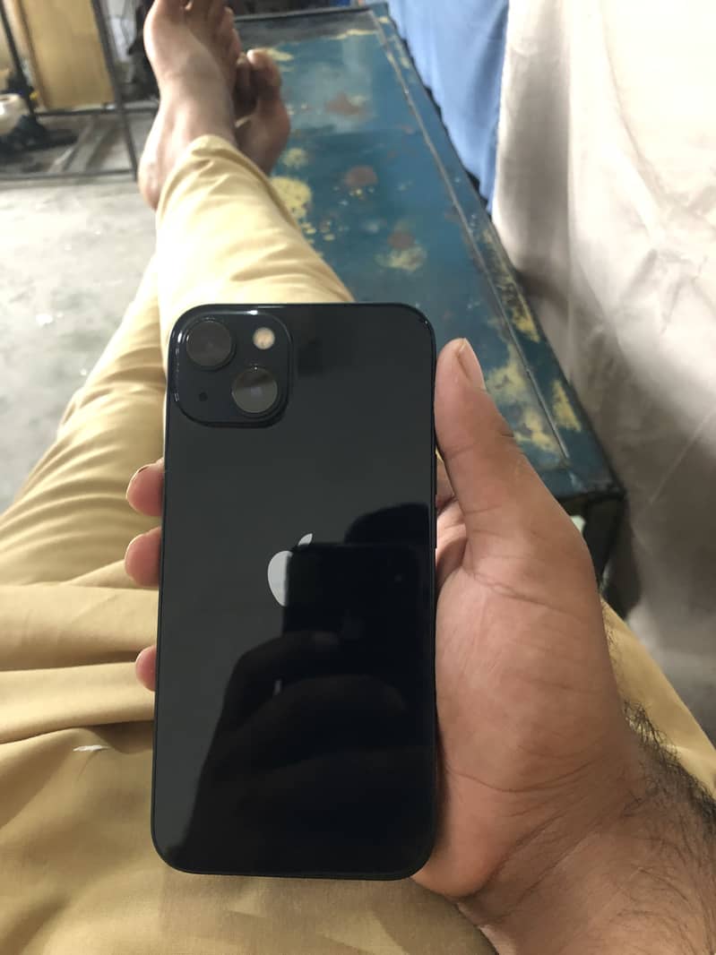 Apple iPhone 13 0