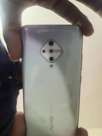 Vivo Y51