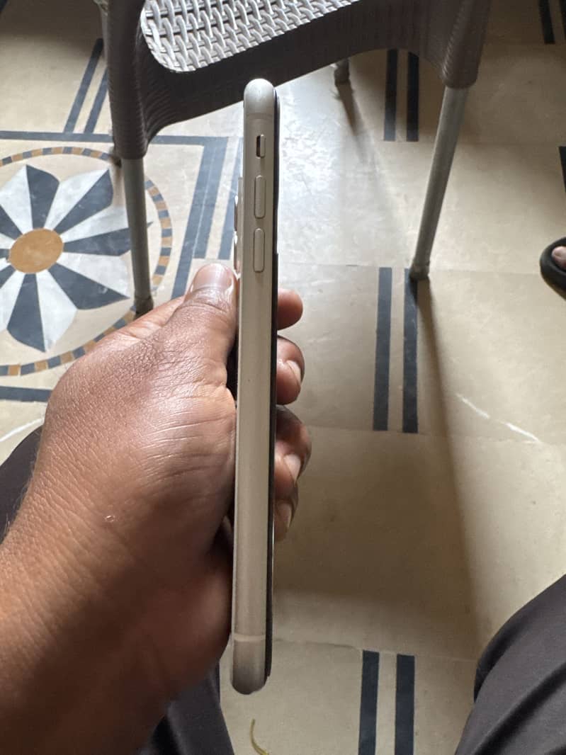 iPhone 11 2