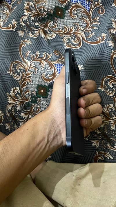 Apple iPhone 15