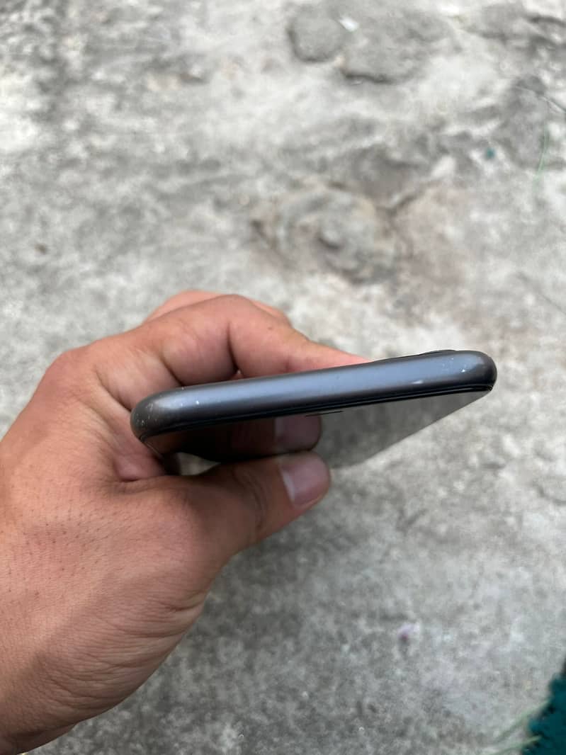 Apple iPhone 11 5