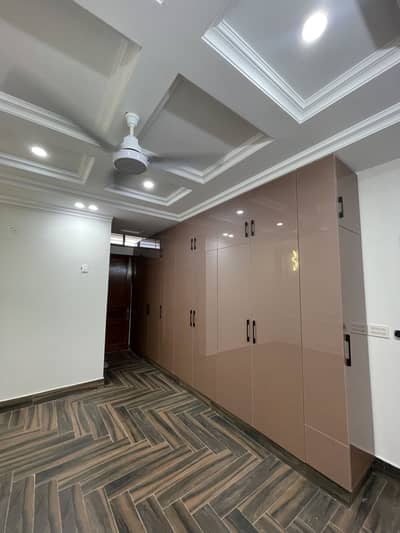 10 Marla Ground Portion For Rent