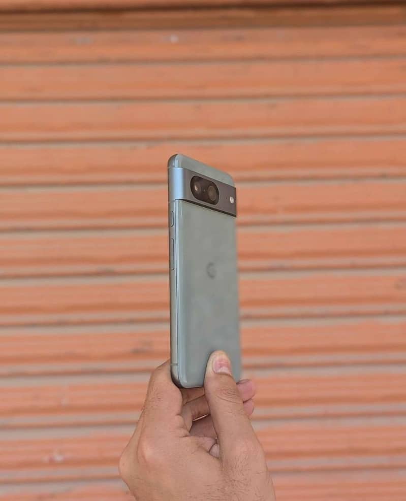 Google Pixel 8 2