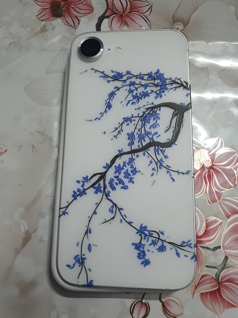 Apple iPhone 16e 6