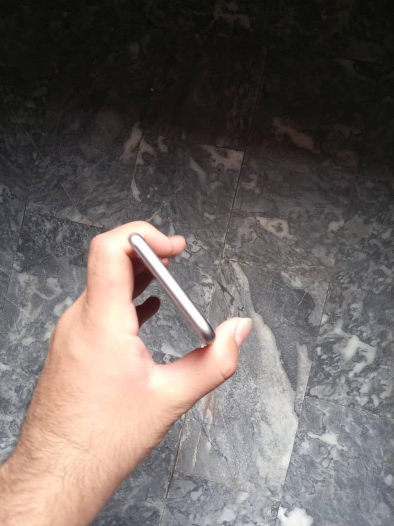 Apple iPhone 6 4