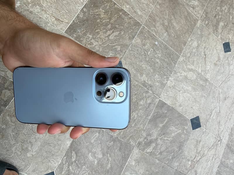 Apple iPhone 13 Pro 2