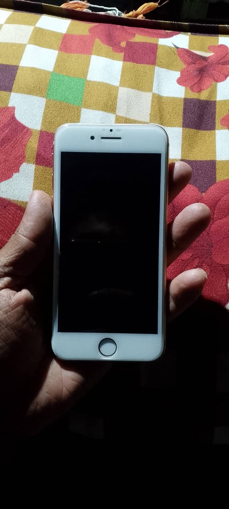 Apple iPhone 8 1