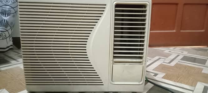 Gree window AC 0.75 ton