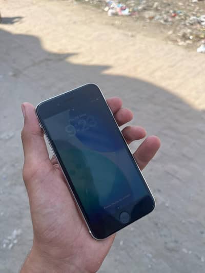 Apple iPhone SE