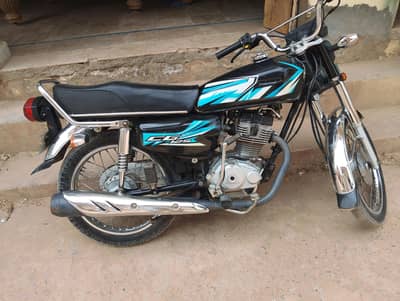 Honda 125 engine ok tyre tube ok documents clear 03086230227