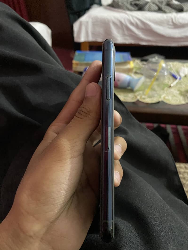 Apple iPhone 11 Pro 2