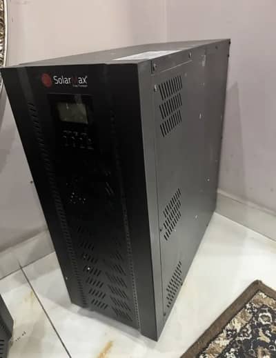 Used Solarmax 9kw Hybrid Inverter 3phase with 3 months warranty