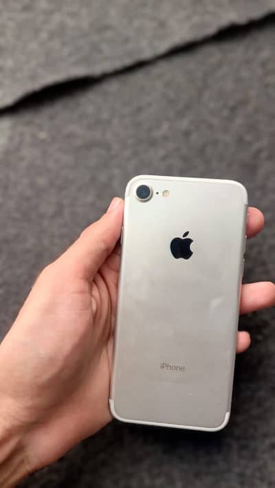 Apple iPhone 7