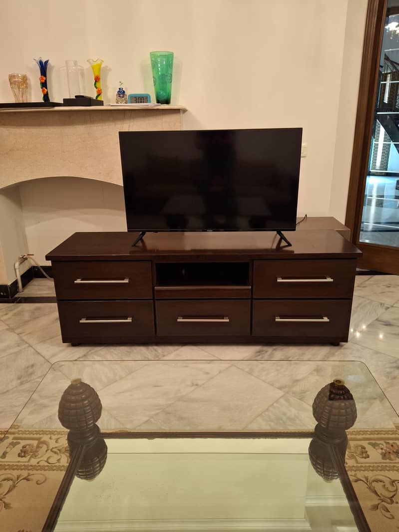 TV console 0