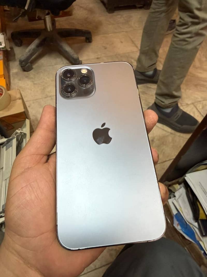 Iphone 12 pro max 1