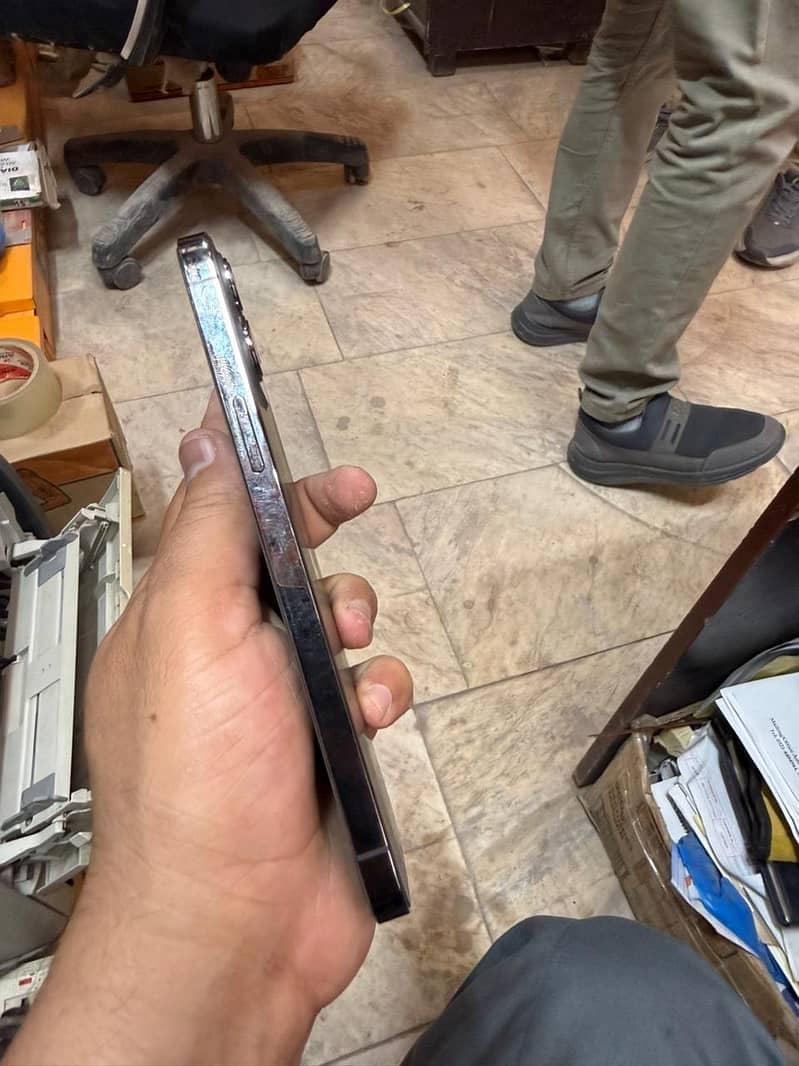 Iphone 12 pro max 2