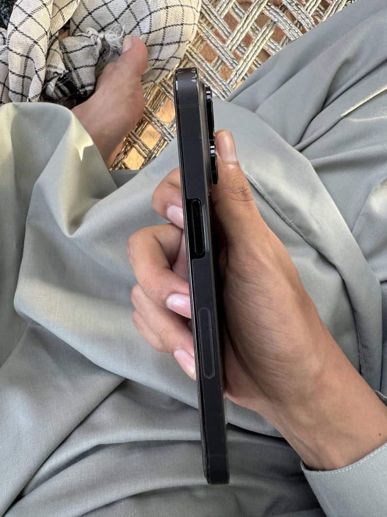 Apple iPhone 14 Pro 1