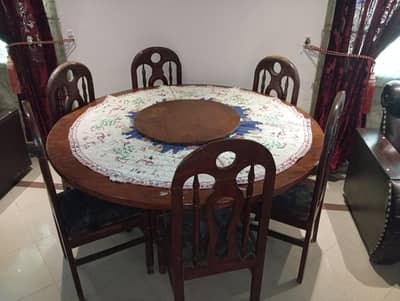 Round Dining Table (6 Seater)