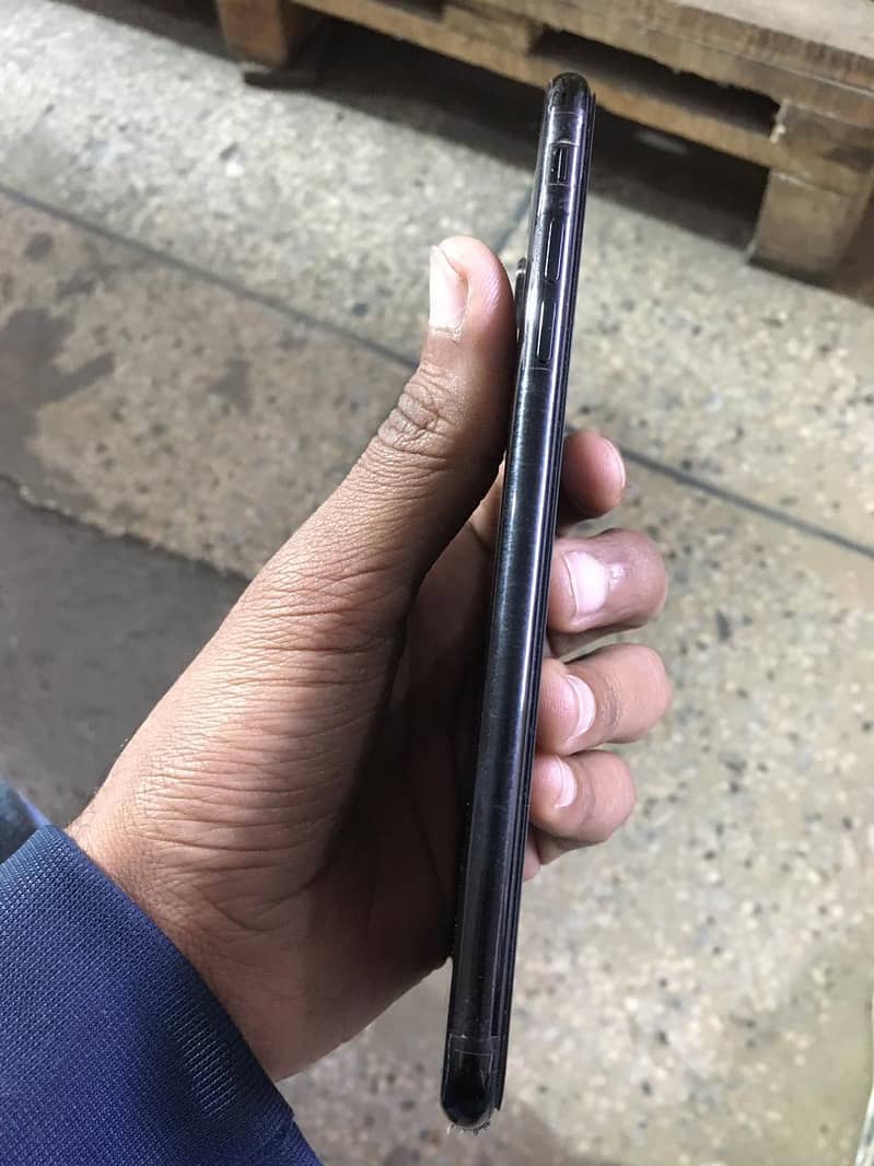 Apple iPhone 7 Plus 0