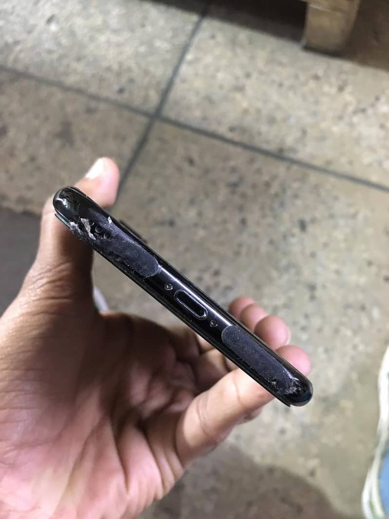 Apple iPhone 7 Plus 1