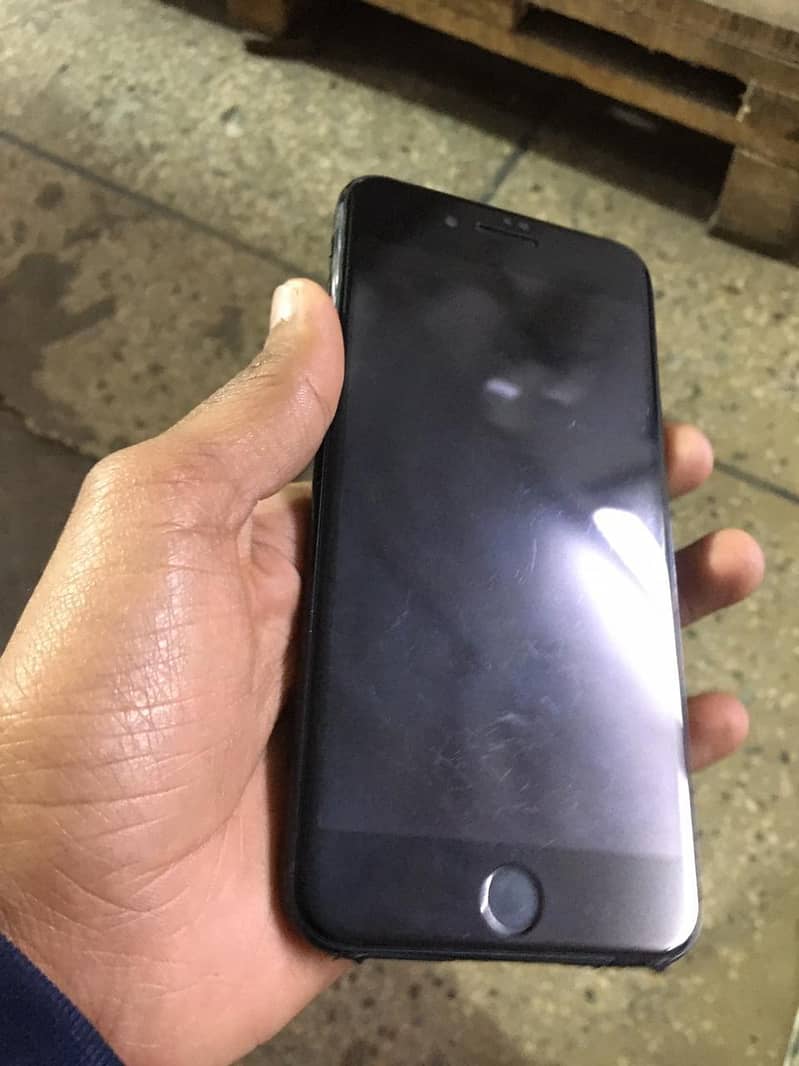 Apple iPhone 7 Plus 2