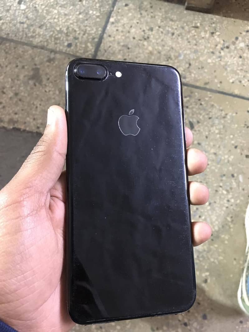 Apple iPhone 7 Plus 3