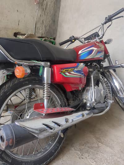 Total geniun 125 2022 model