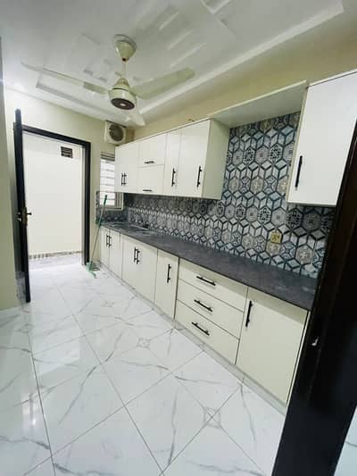 5marla upper portion available for rent in jubilee town Lahore