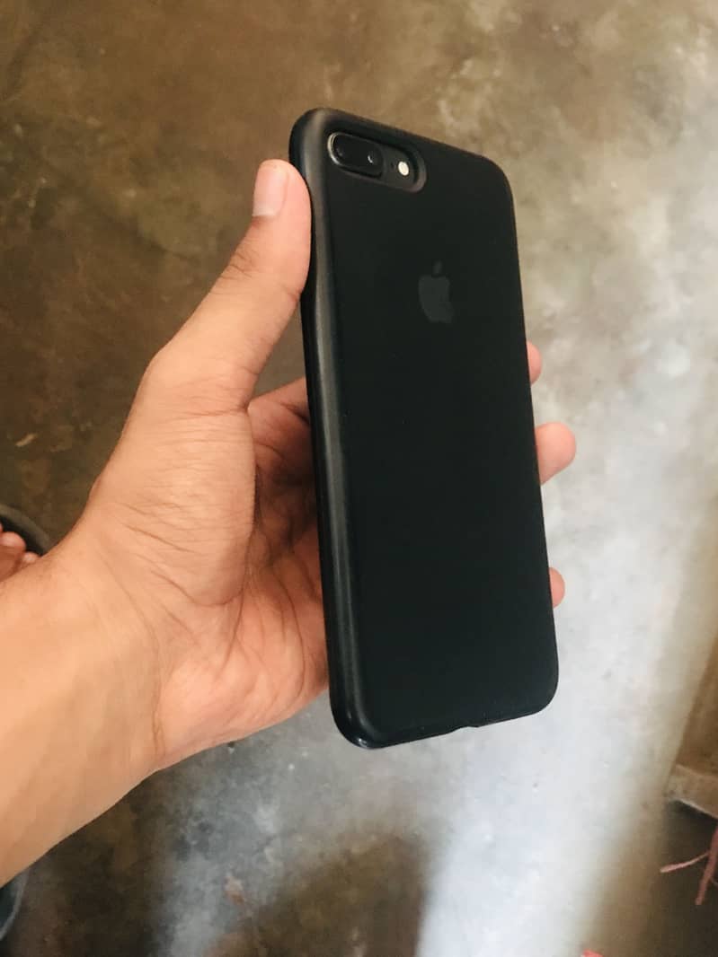 Apple iPhone 8 Plus 0