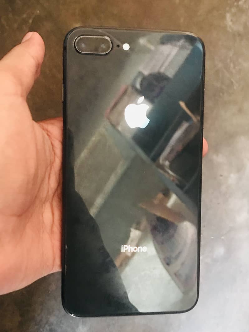 Apple iPhone 8 Plus 2