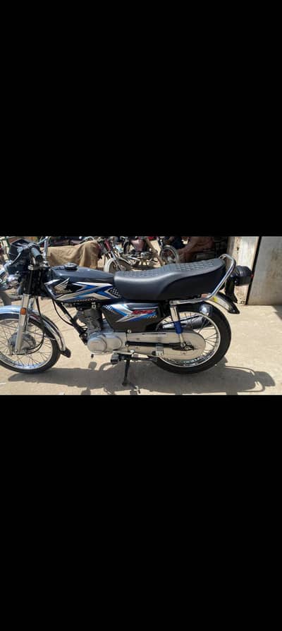 Honda CG 125 Black Edition 24/25