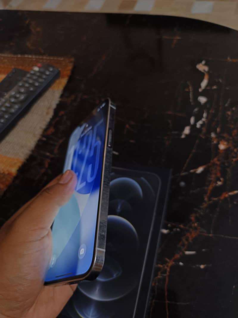 iphone 12 pro max 3