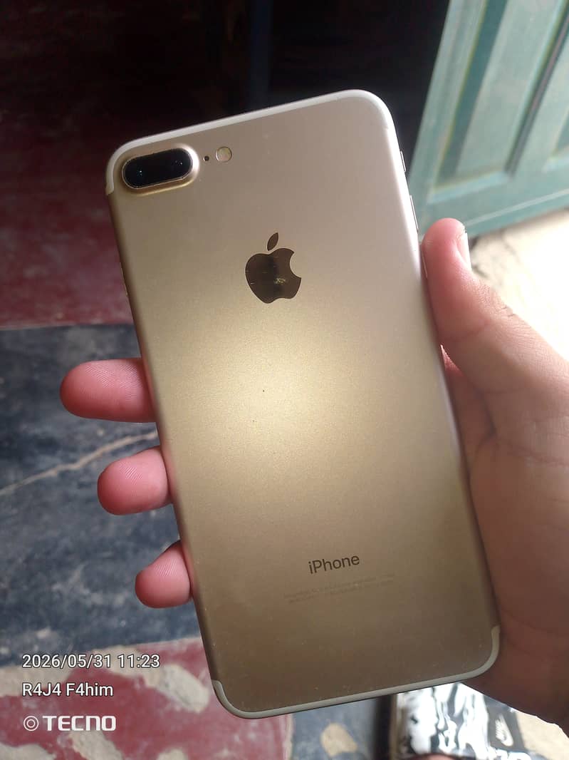 Apple iPhone 7 Plus 1