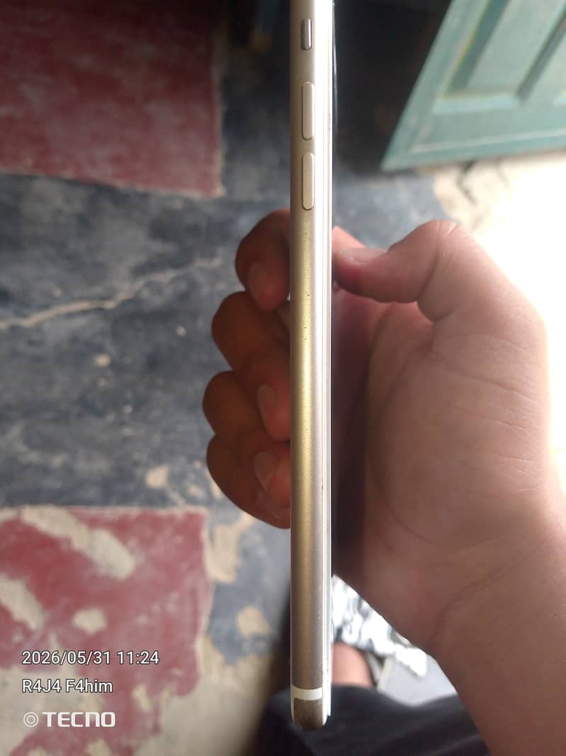 Apple iPhone 7 Plus 3