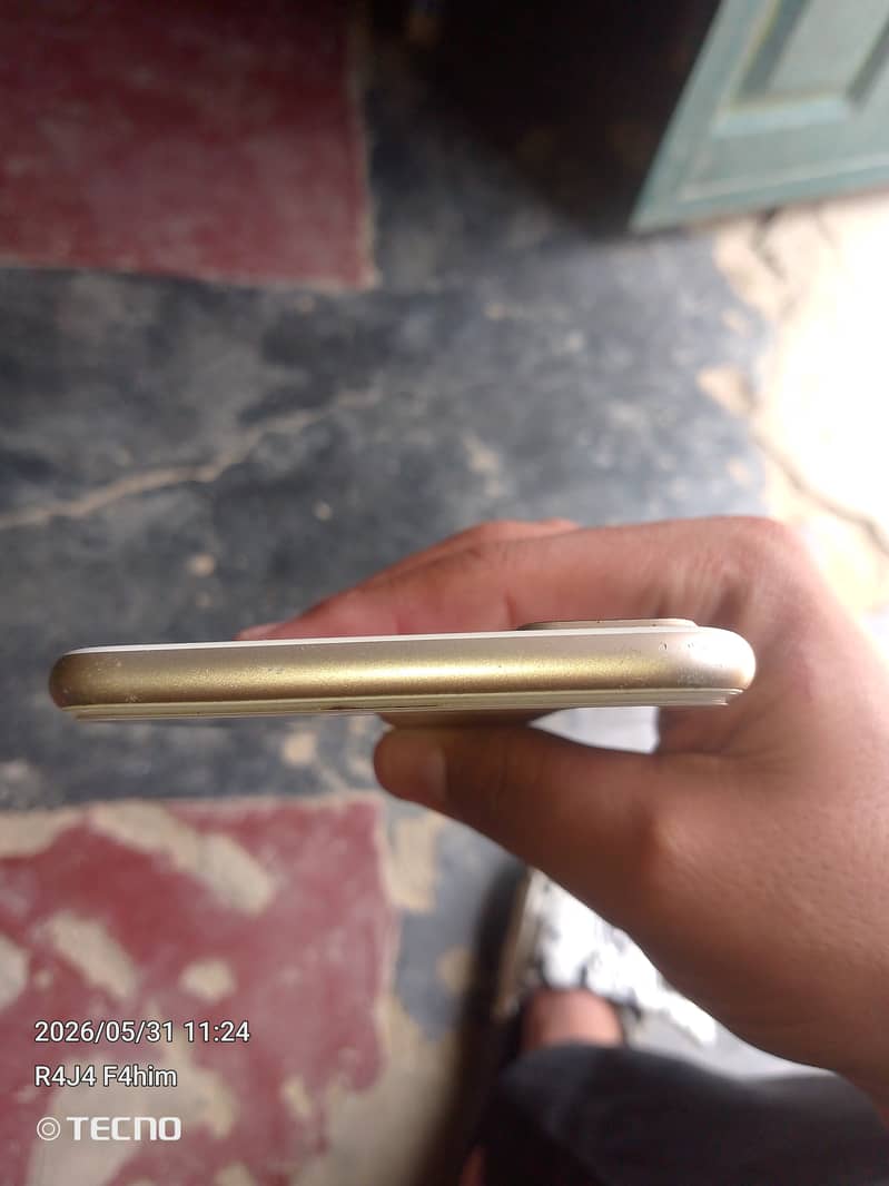 Apple iPhone 7 Plus 5