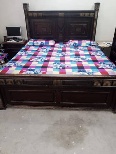 Chinioti Bed